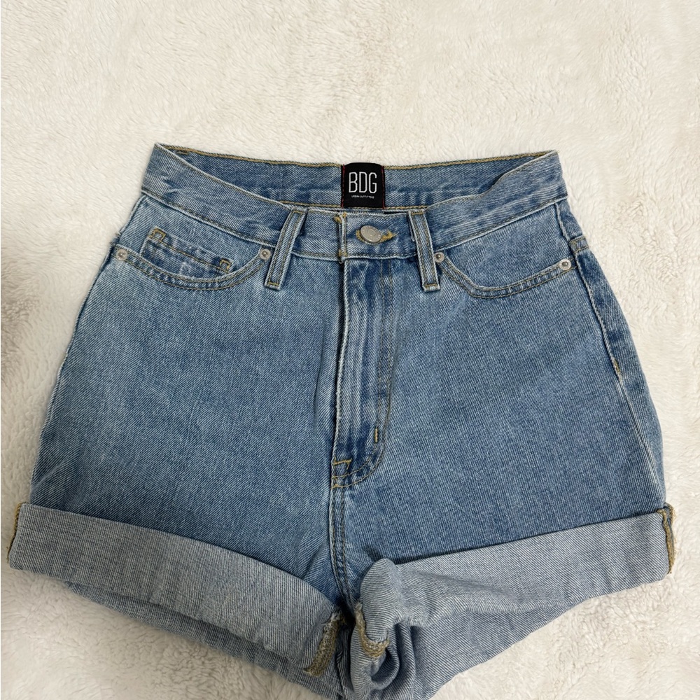 BDG Women's mom high rise Jean Shorts